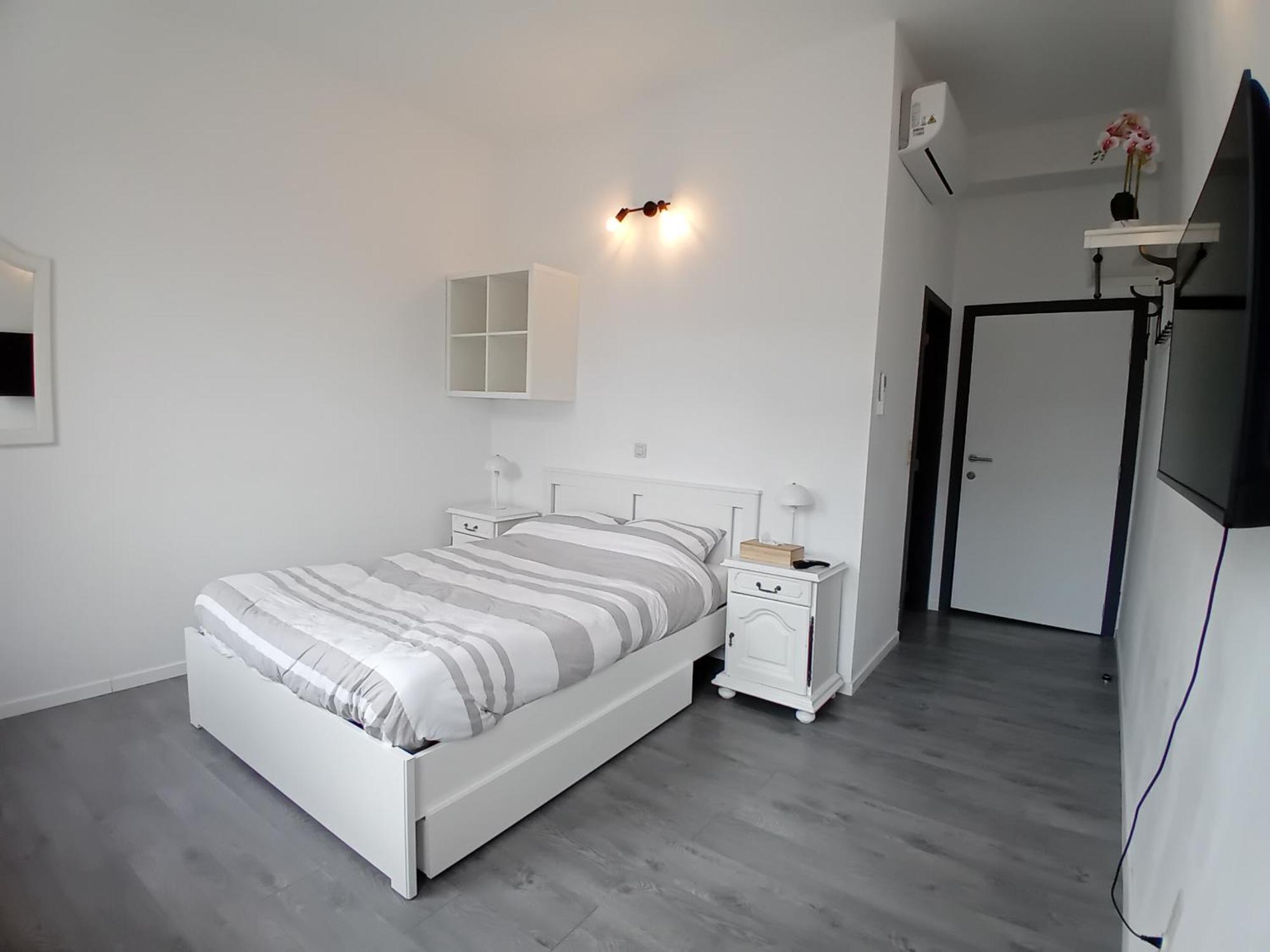 Leuze Escale Hotel ภายนอก รูปภาพ