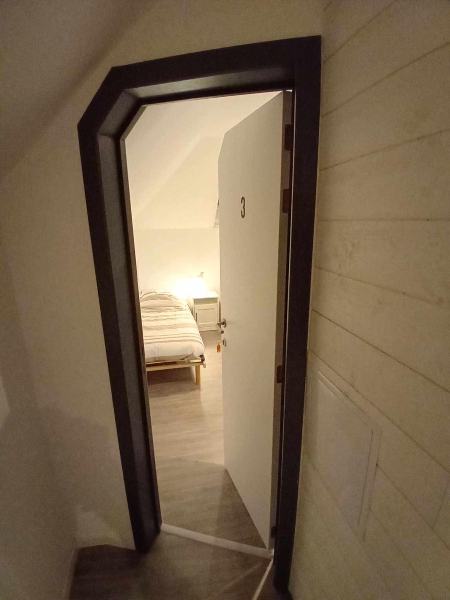 Leuze Escale Hotel ภายนอก รูปภาพ